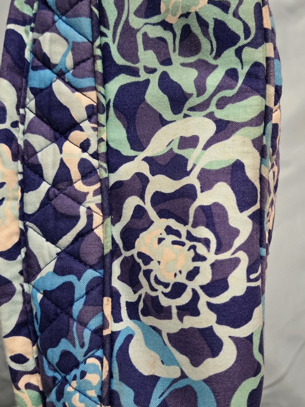 Vera Bradley Quilted Crossbody in Navy Blue, Light Blue & Cream Floral - Picture 4 of 9